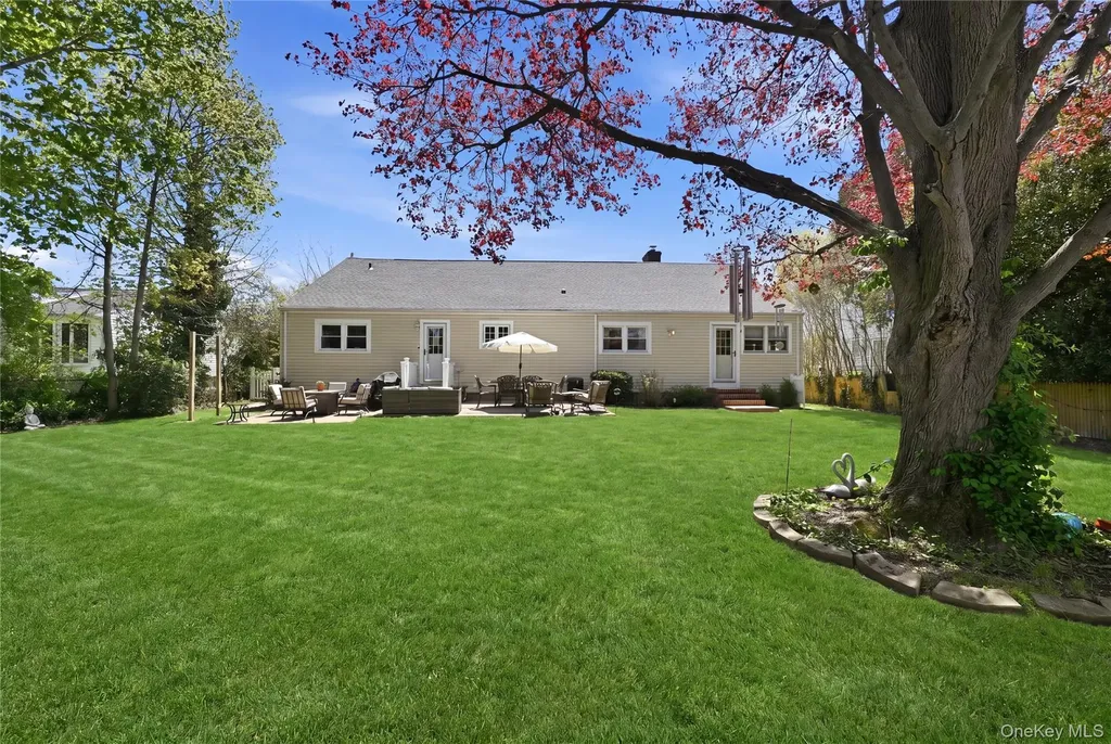 11 Rumson Road Massapequa NY 11758