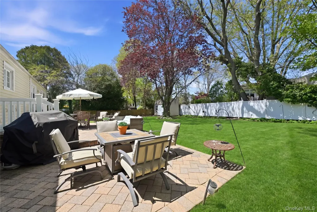 11 Rumson Road Massapequa NY 11758