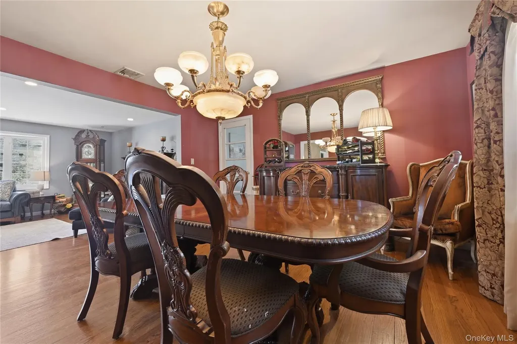 11 Rumson Road Massapequa NY 11758