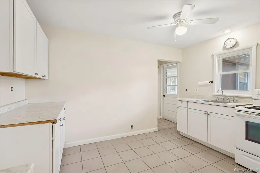 81 Midland Staten Island NY 10308