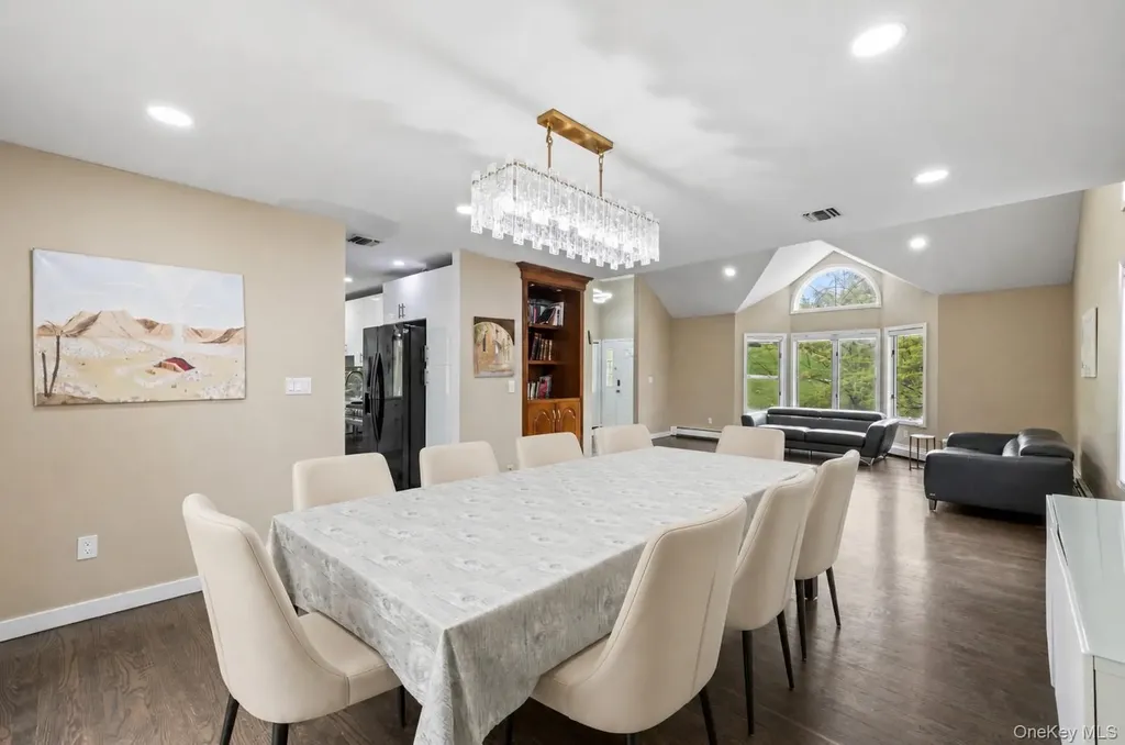 10 Christine Drive Spring Valley NY 10977