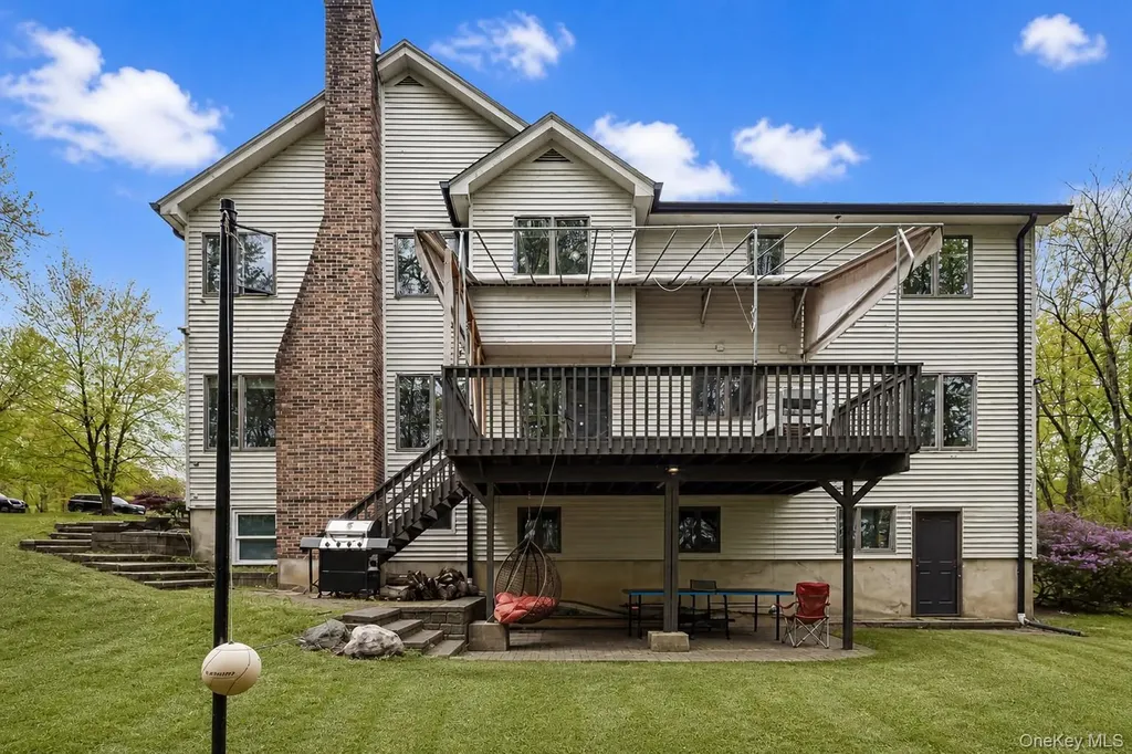 10 Christine Drive Spring Valley NY 10977
