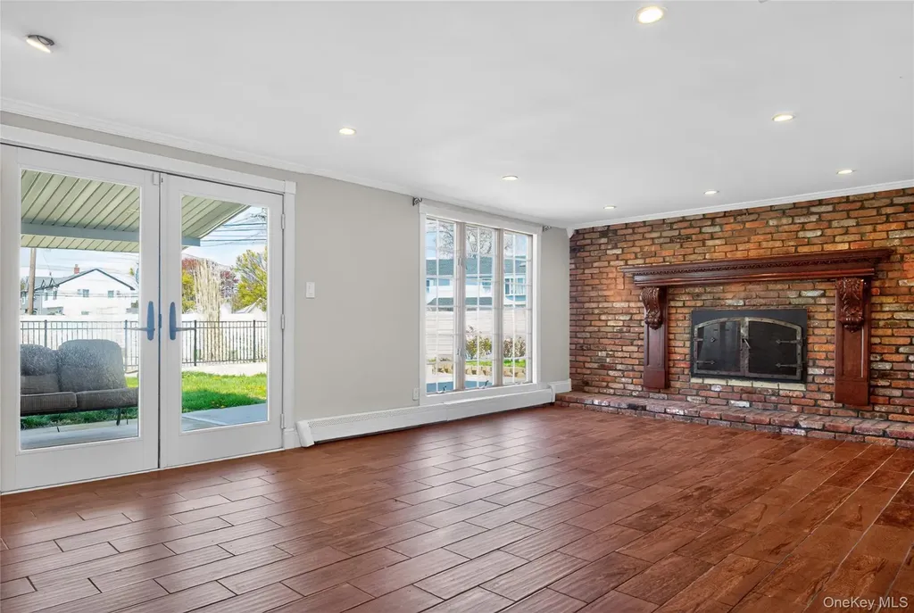 101 Jetmore Place Massapequa NY 11758