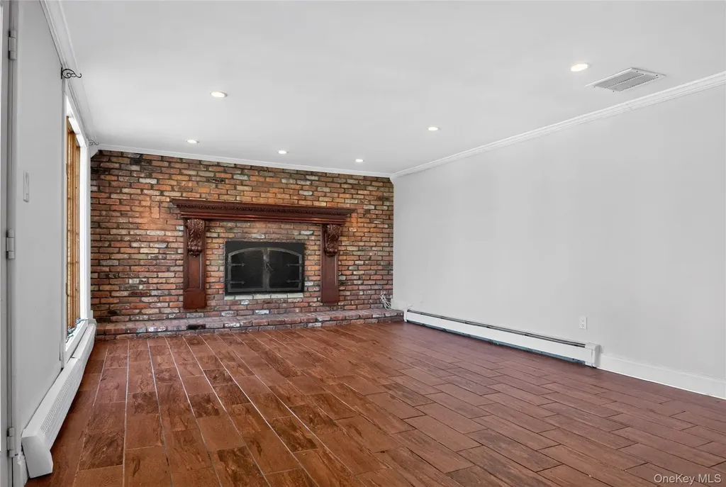 101 Jetmore Place Massapequa NY 11758