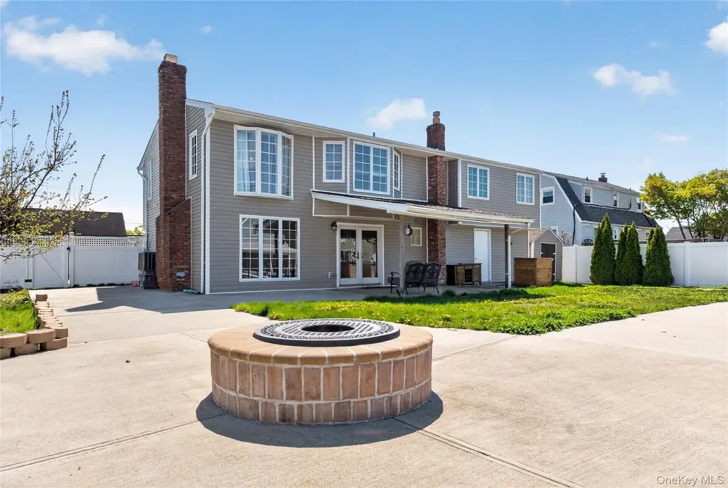 101 Jetmore Place Massapequa NY 11758