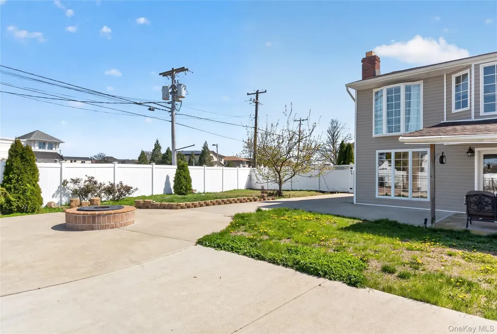 101 Jetmore Place Massapequa NY 11758