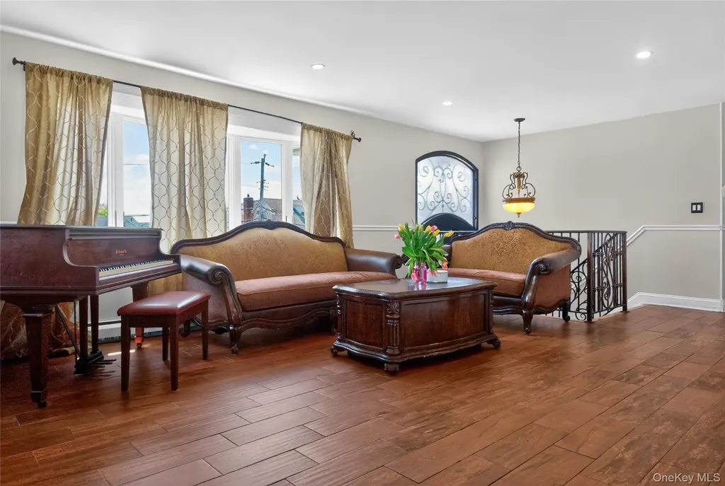 101 Jetmore Place Massapequa NY 11758