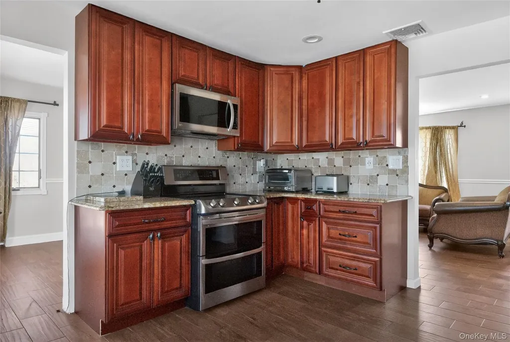 101 Jetmore Place Massapequa NY 11758