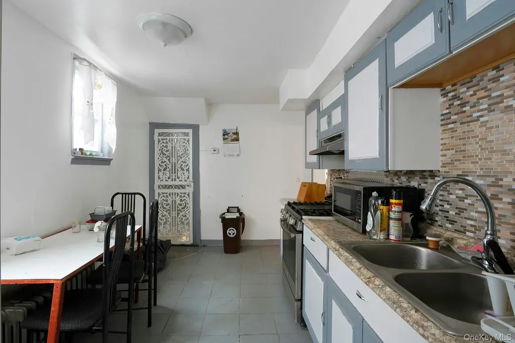 515 Beach Avenue Bronx NY 10473