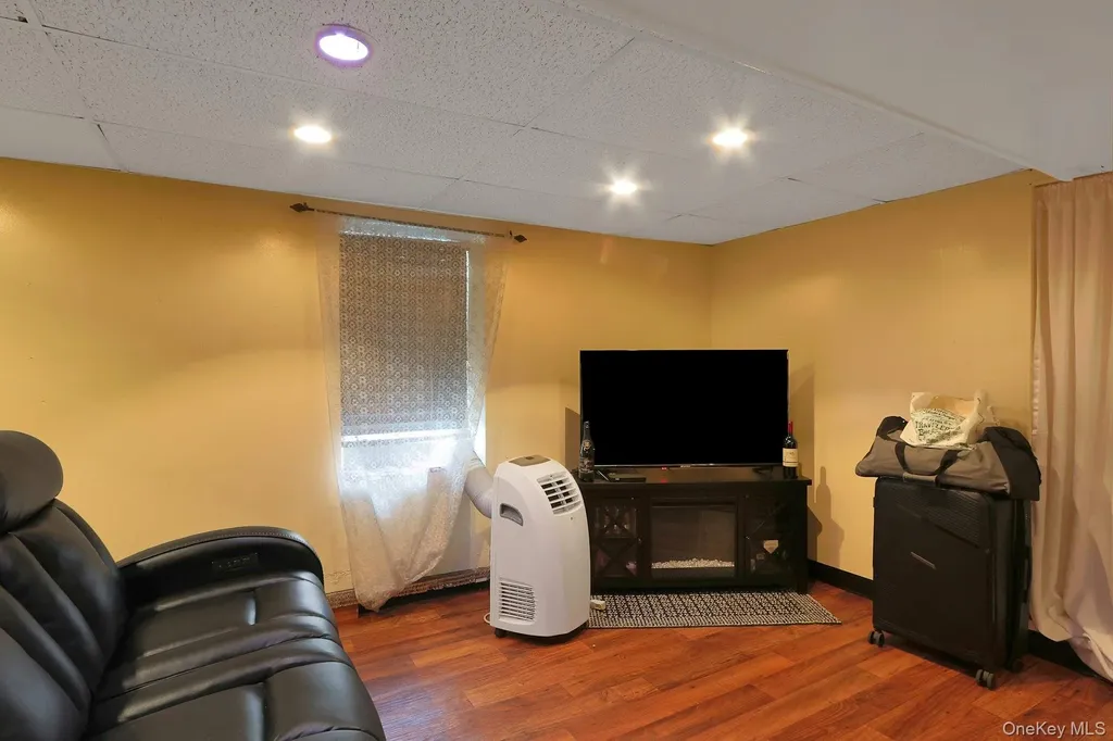 515 Beach Avenue Bronx NY 10473