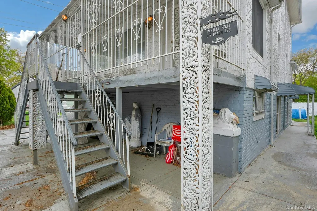 515 Beach Avenue Bronx NY 10473