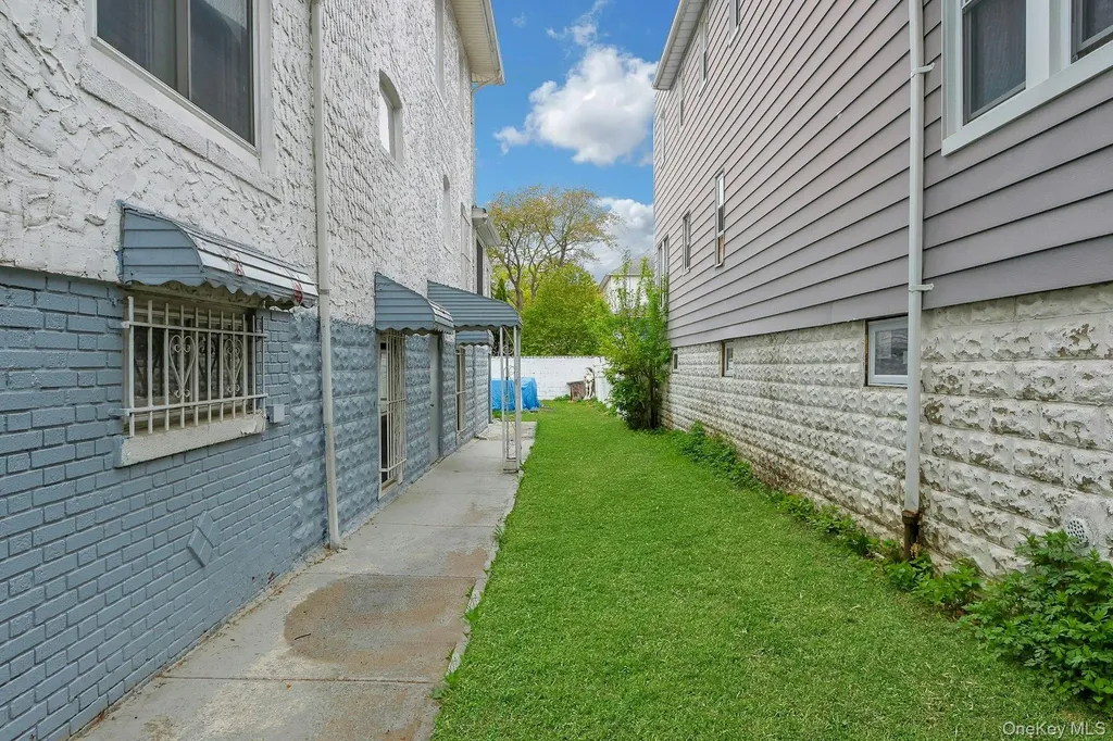 515 Beach Avenue Bronx NY 10473