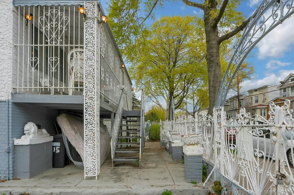 515 Beach Avenue Bronx NY 10473