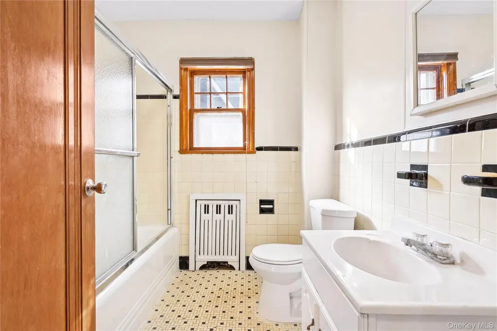 156 Goodwin Avenue Staten Island NY 10314
