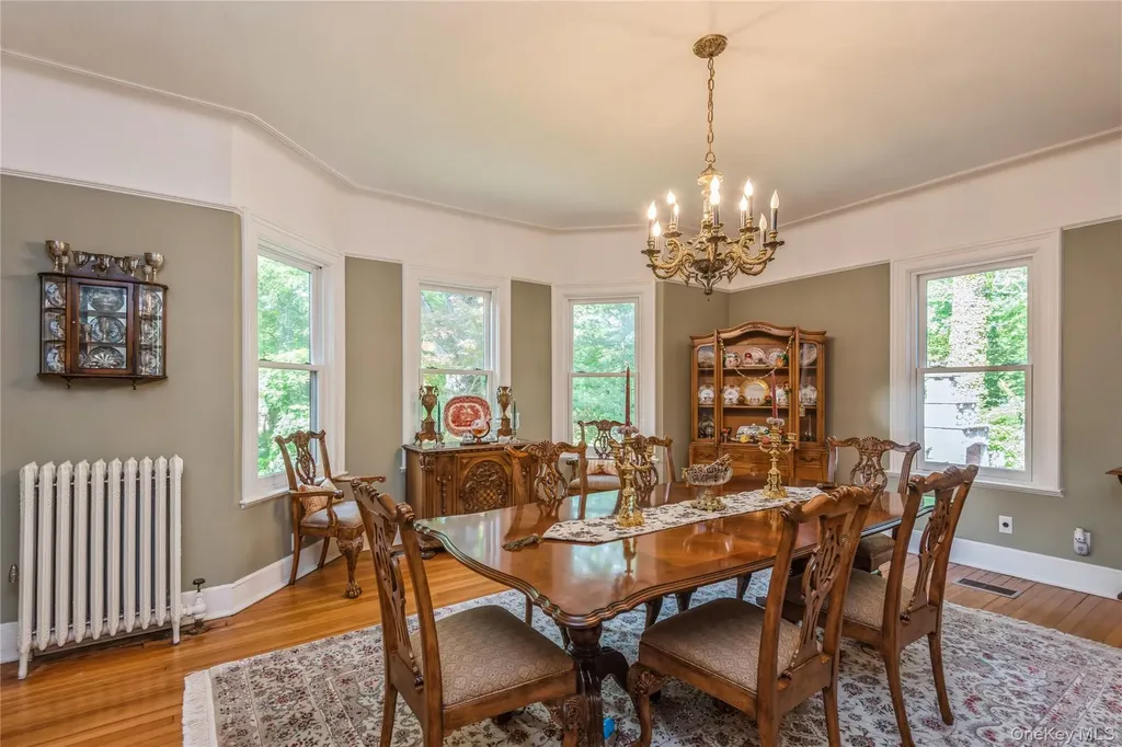 110 Red Spring Lane Glen Cove NY 11542