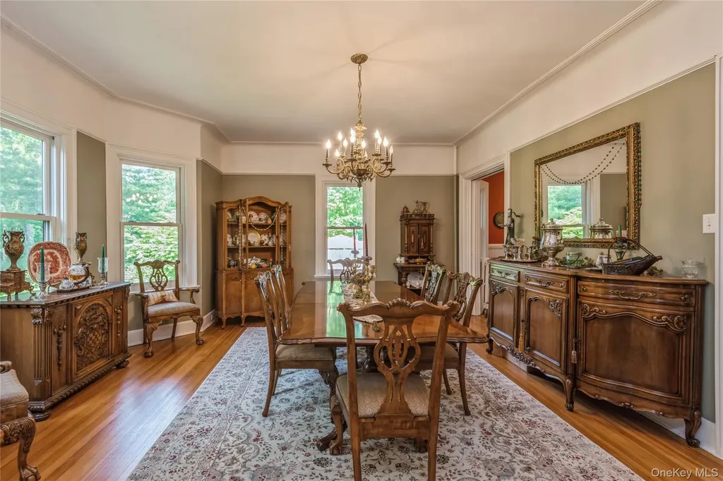 110 Red Spring Lane Glen Cove NY 11542