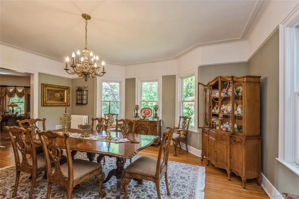 110 Red Spring Lane Glen Cove NY 11542