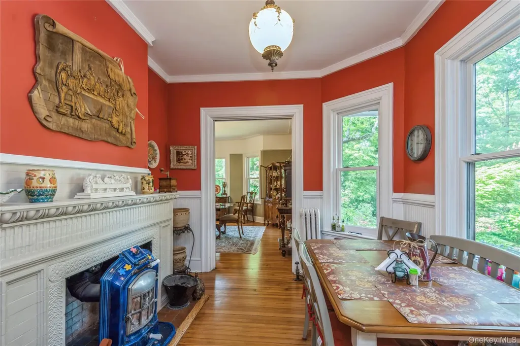 110 Red Spring Lane Glen Cove NY 11542