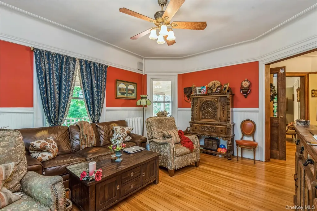 110 Red Spring Lane Glen Cove NY 11542