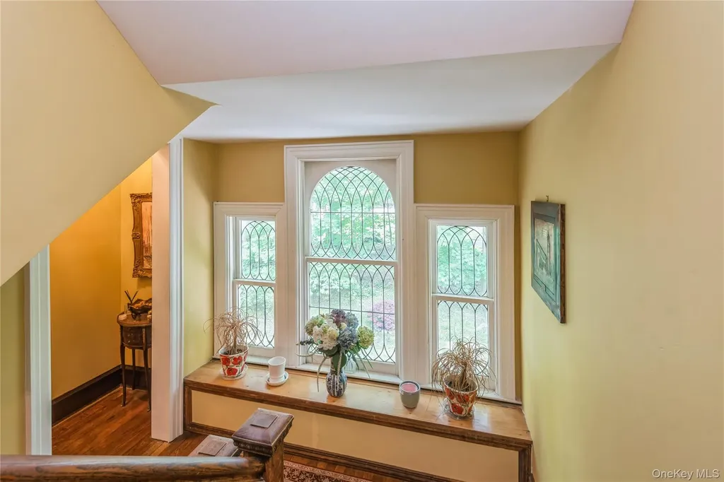 110 Red Spring Lane Glen Cove NY 11542