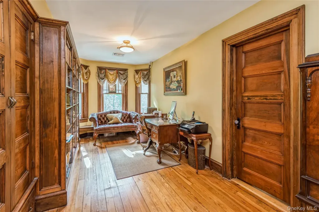 110 Red Spring Lane Glen Cove NY 11542