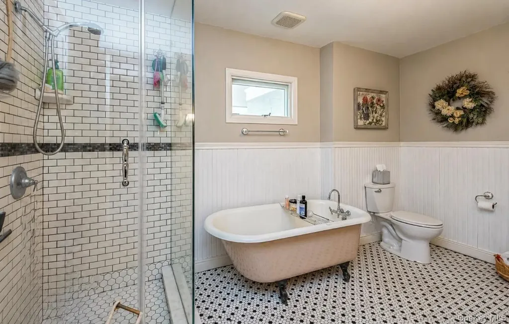 110 Red Spring Lane Glen Cove NY 11542