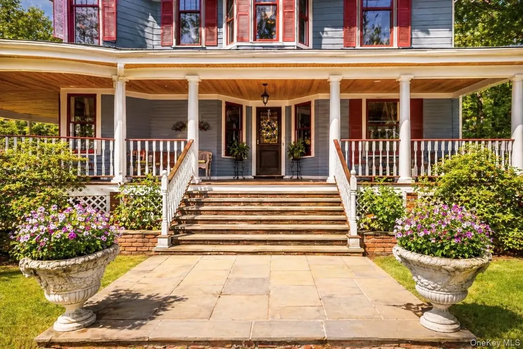 110 Red Spring Lane Glen Cove NY 11542