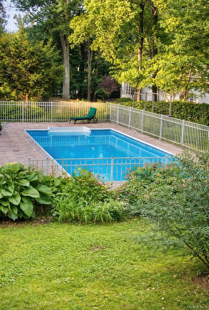 110 Red Spring Lane Glen Cove NY 11542