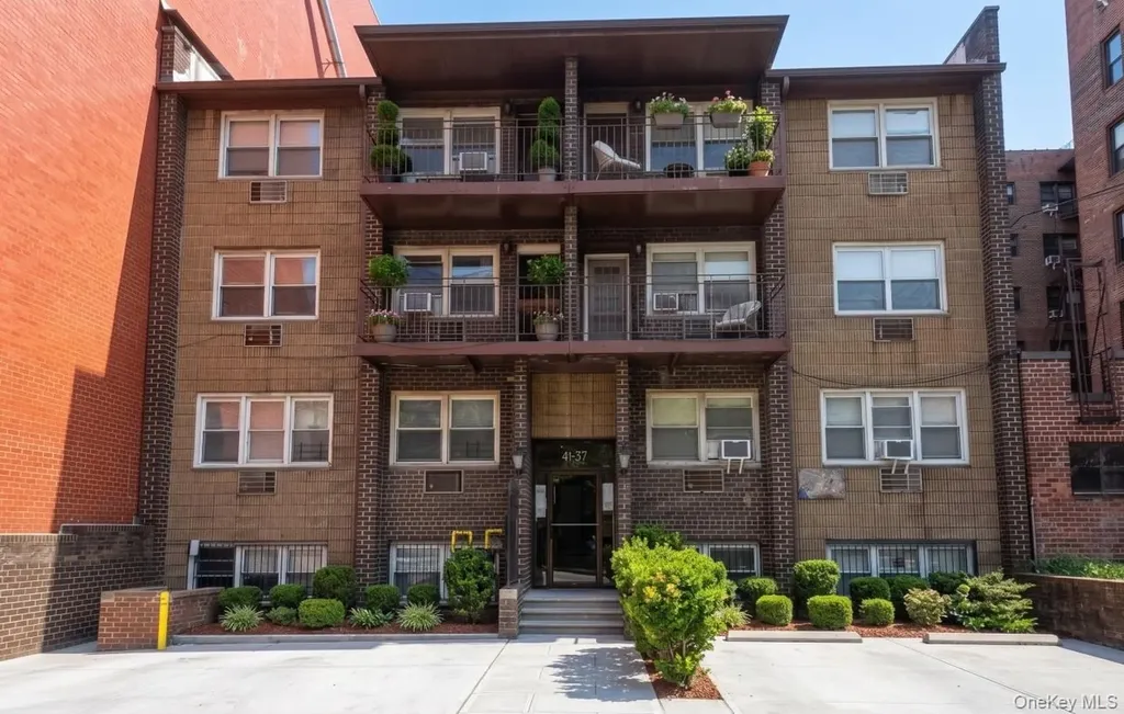 41-37 Parsons Boulevard Flushing NY 11355