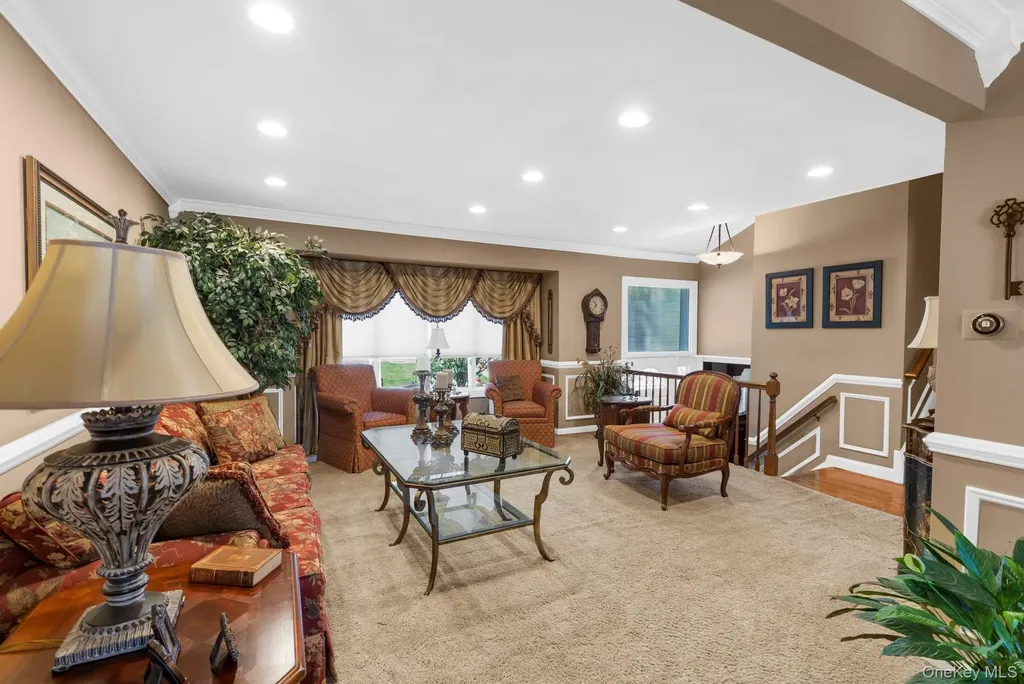 14 Jane Drive Old Bethpage NY 11804