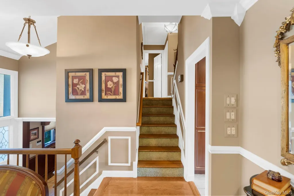14 Jane Drive Old Bethpage NY 11804