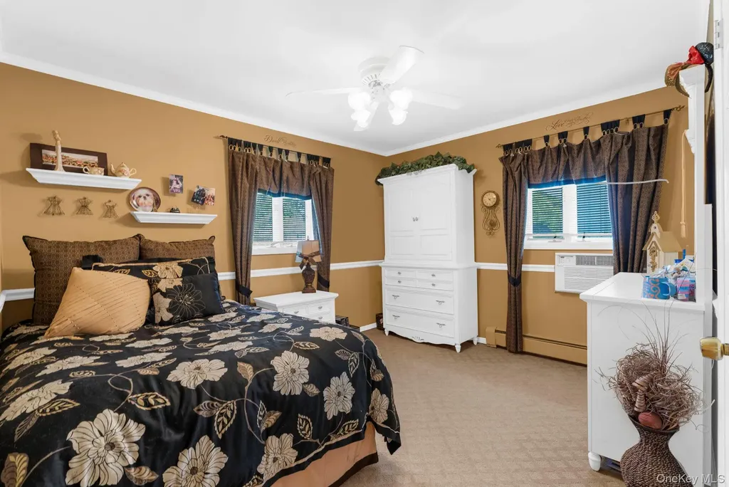14 Jane Drive Old Bethpage NY 11804