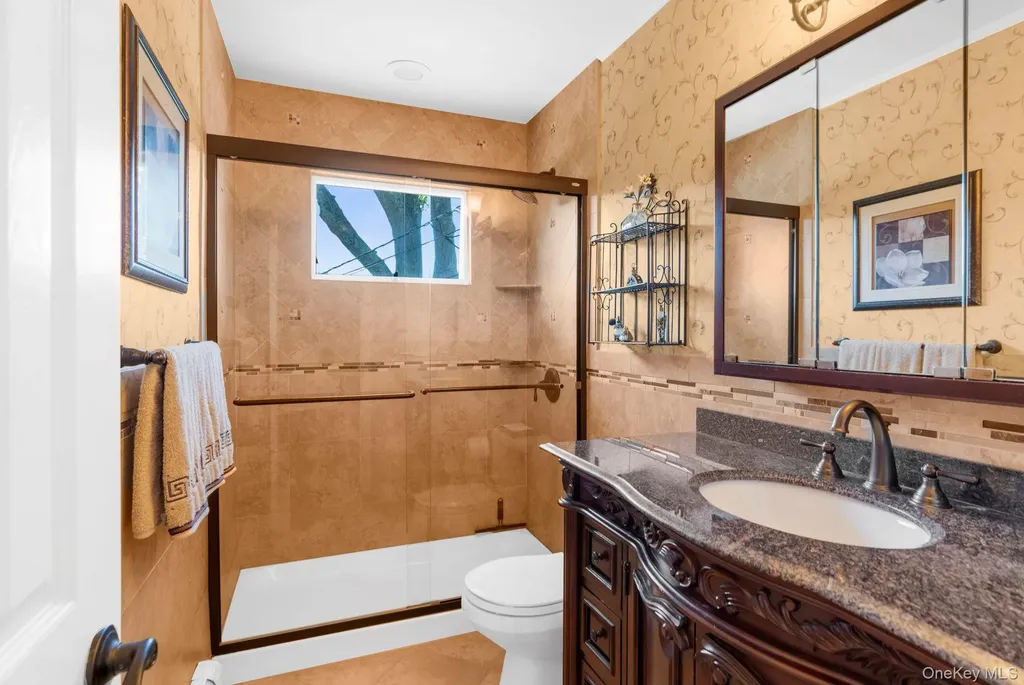 14 Jane Drive Old Bethpage NY 11804