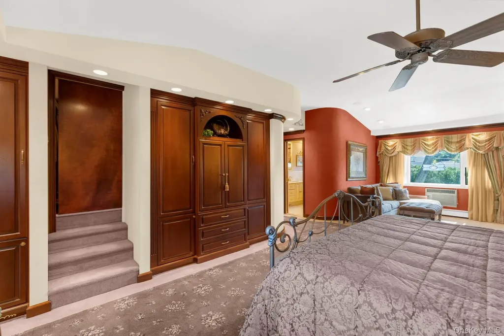 14 Jane Drive Old Bethpage NY 11804