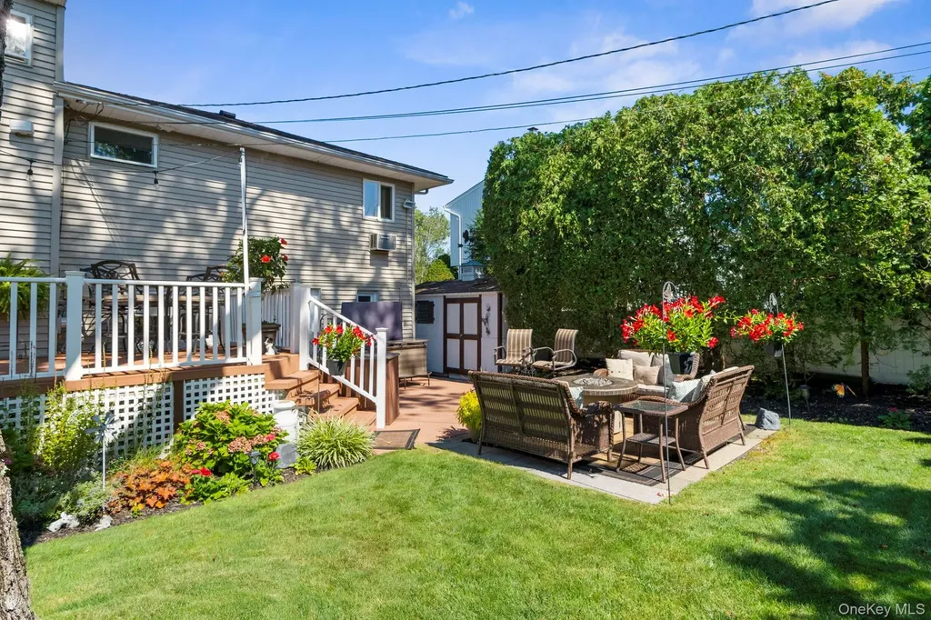 14 Jane Drive Old Bethpage NY 11804