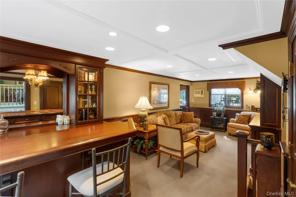 14 Jane Drive Old Bethpage NY 11804