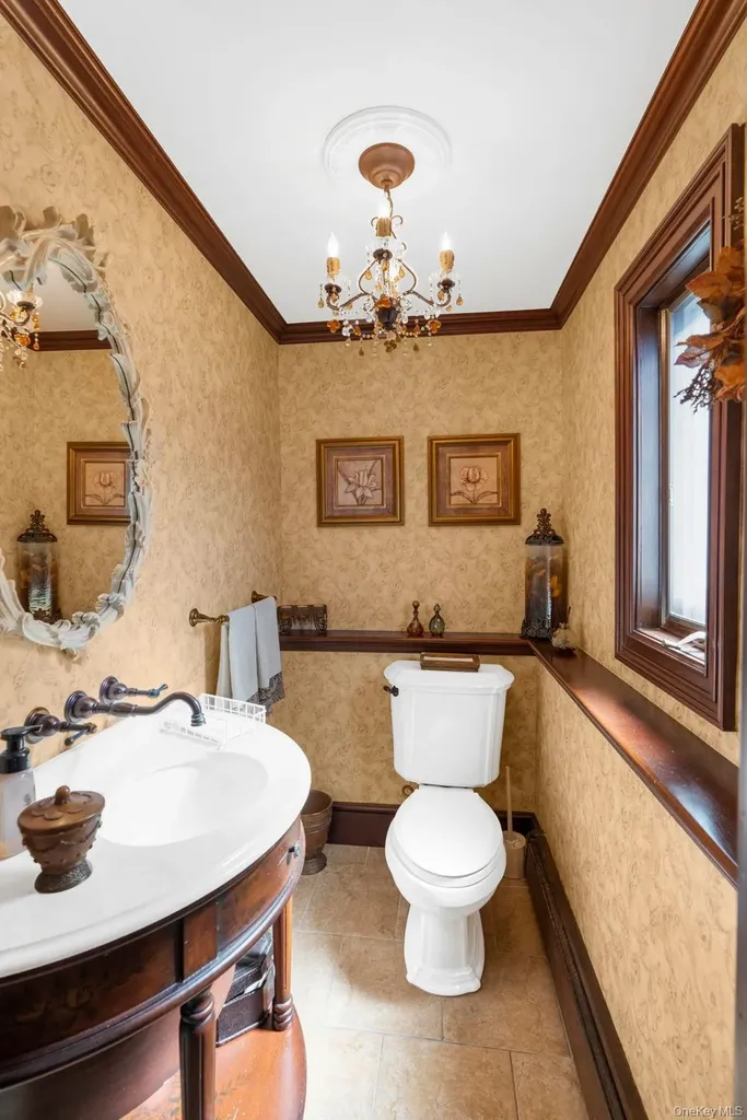 14 Jane Drive Old Bethpage NY 11804