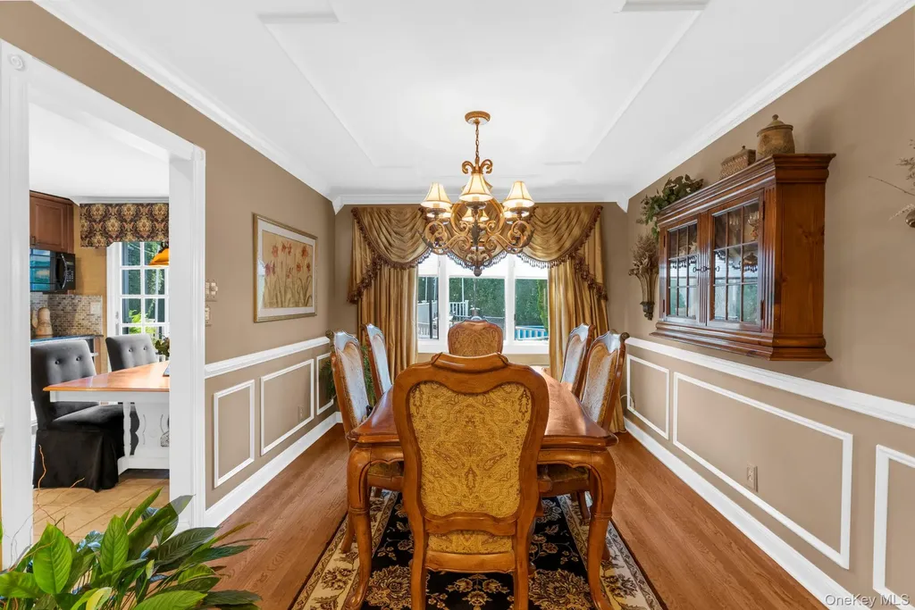 14 Jane Drive Old Bethpage NY 11804