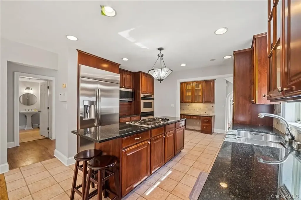 72 Grand Boulevard Scarsdale NY 10583
