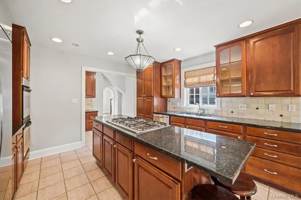 72 Grand Boulevard Scarsdale NY 10583
