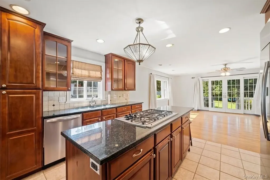 72 Grand Boulevard Scarsdale NY 10583