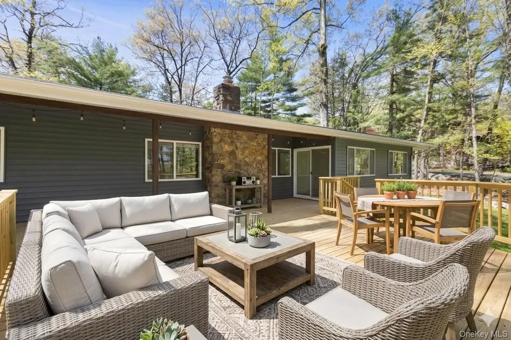 18 Halley Drive Pomona NY 10970
