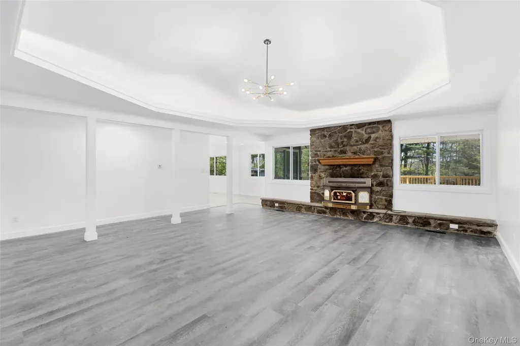 18 Halley Drive Pomona NY 10970