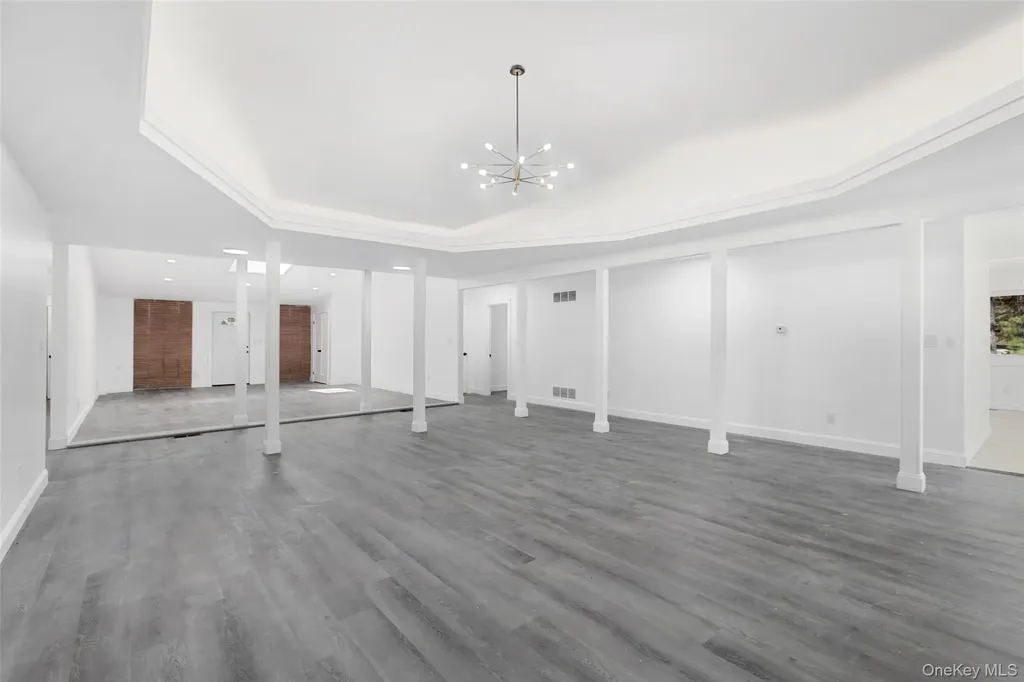 18 Halley Drive Pomona NY 10970