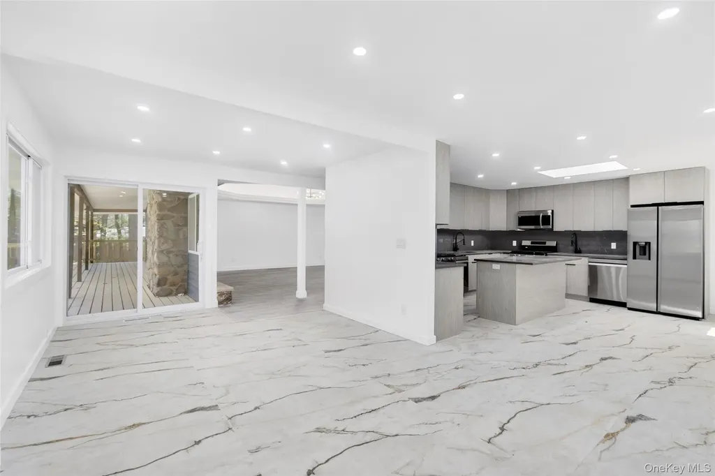 18 Halley Drive Pomona NY 10970