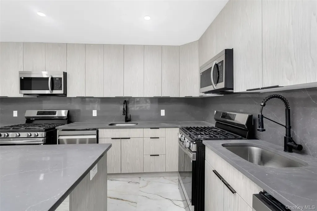 18 Halley Drive Pomona NY 10970