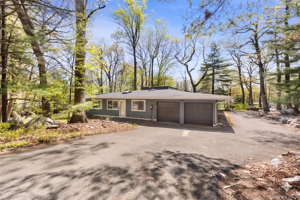 18 Halley Drive Pomona NY 10970