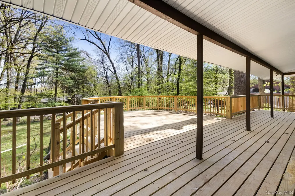 18 Halley Drive Pomona NY 10970