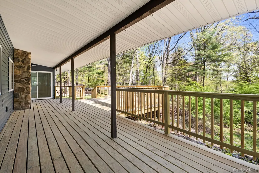18 Halley Drive Pomona NY 10970