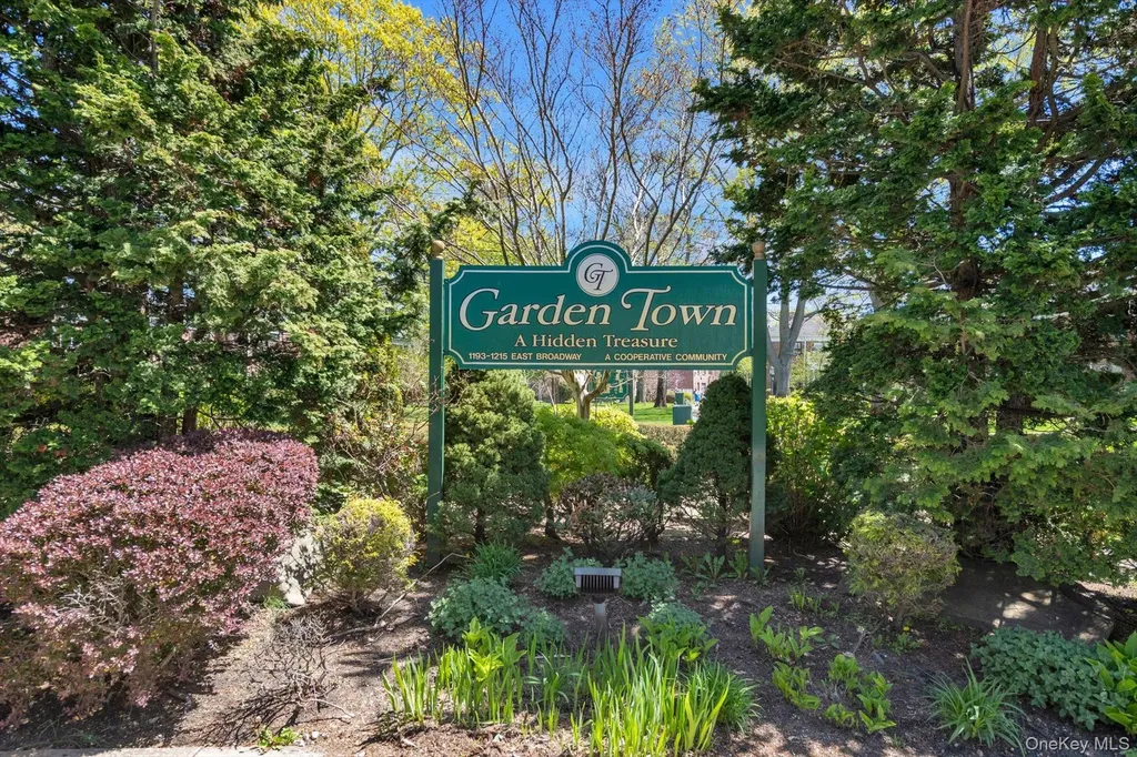 1195 E Broadway Hewlett NY 11557
